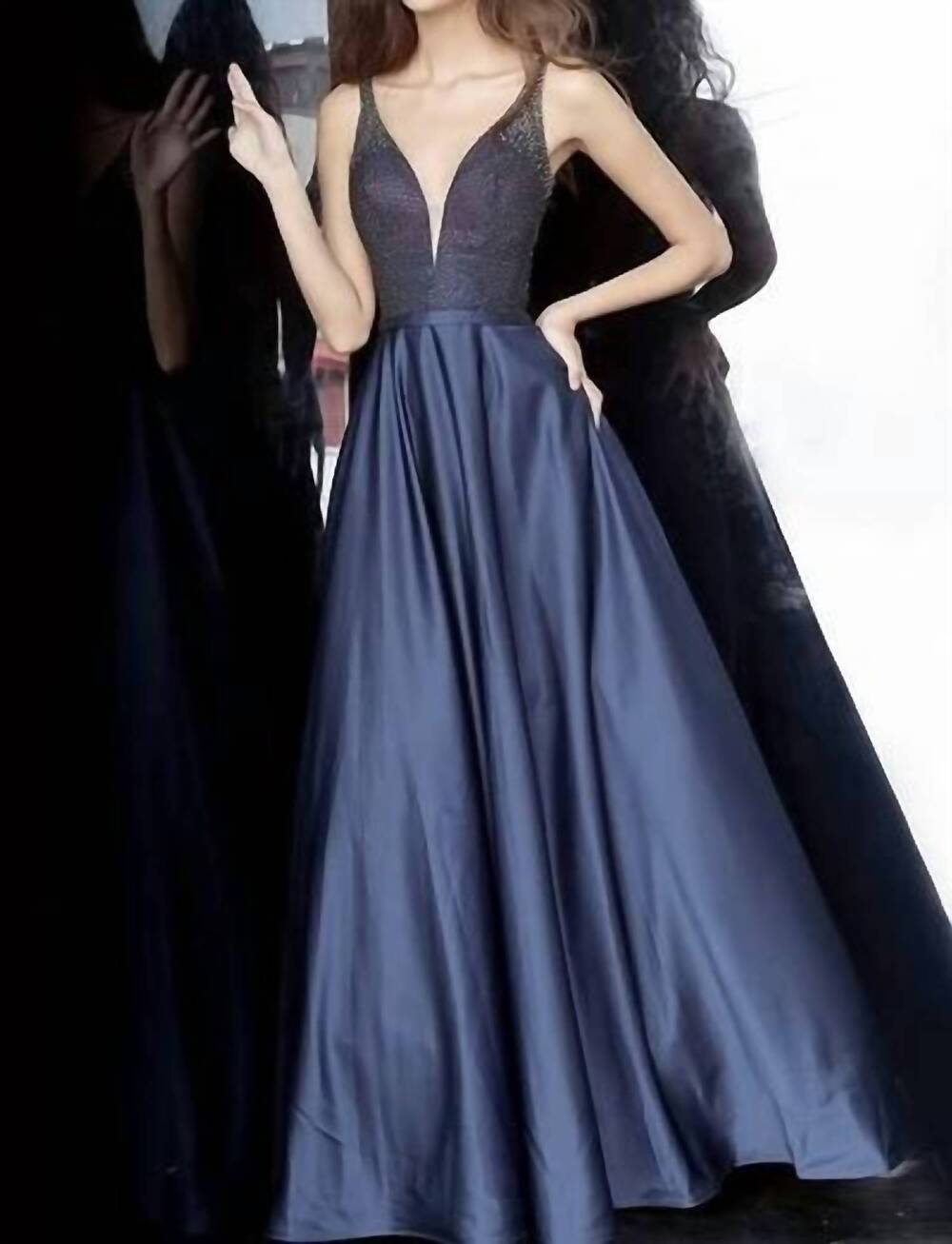 NEW JOVANI plunging beaded bodice prom gown in navy
